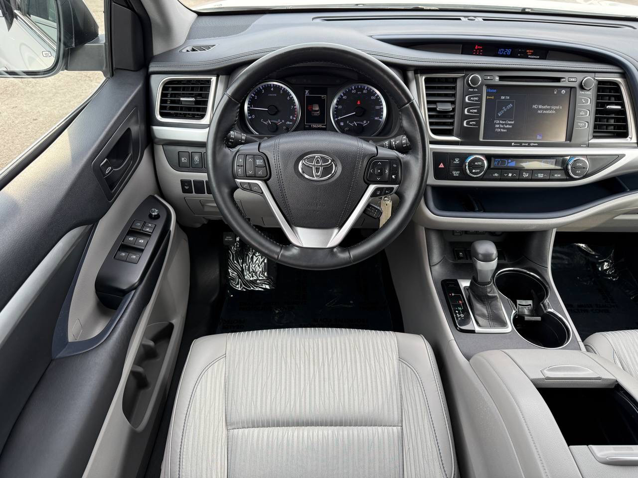 Toyota Highlander LE Plus FWD V6 2017