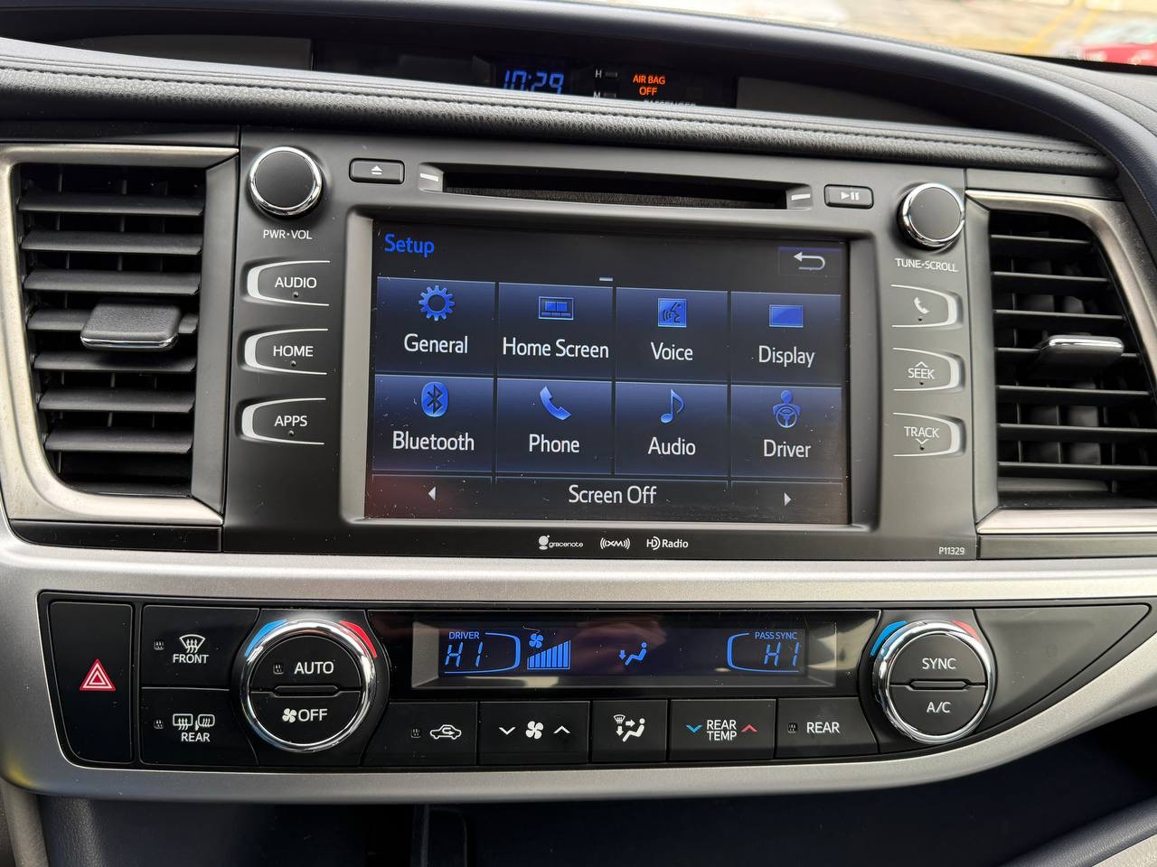 Toyota Highlander LE Plus FWD V6 2017