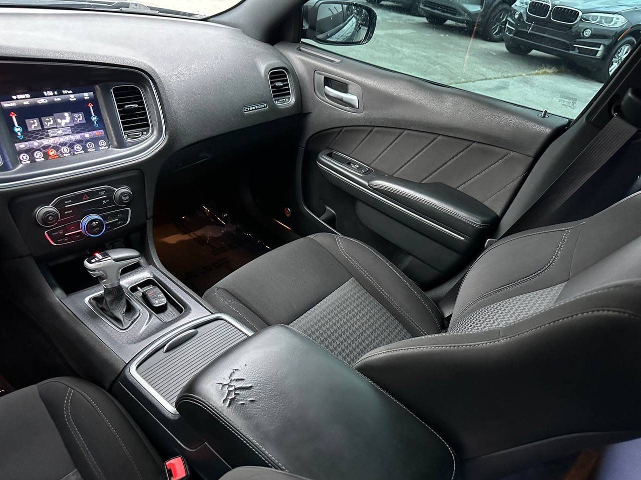 Dodge Charger SXT 2017