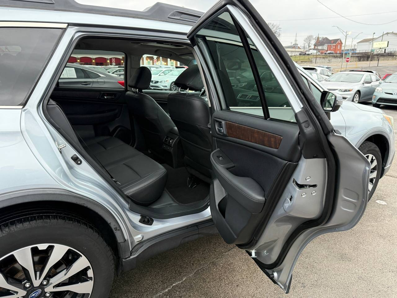 Subaru Outback 2.5i Limited 2015