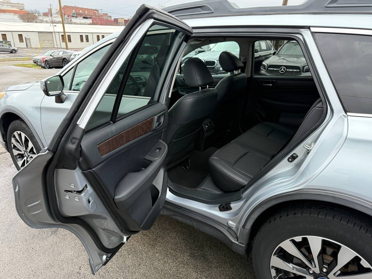 Subaru Outback 2.5i Limited 2015