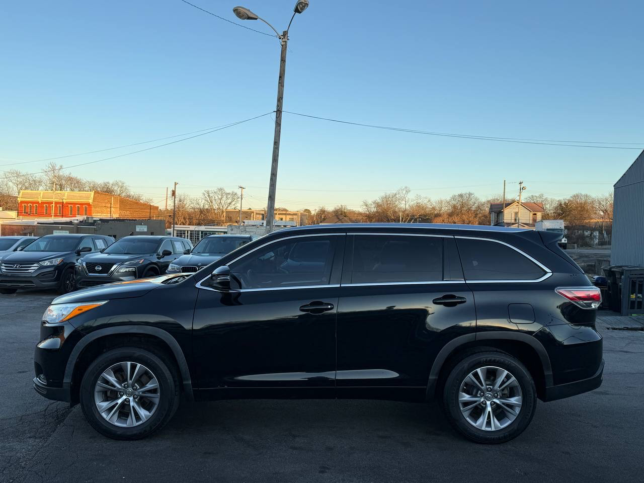 Toyota Highlander XLE FWD V6 2014