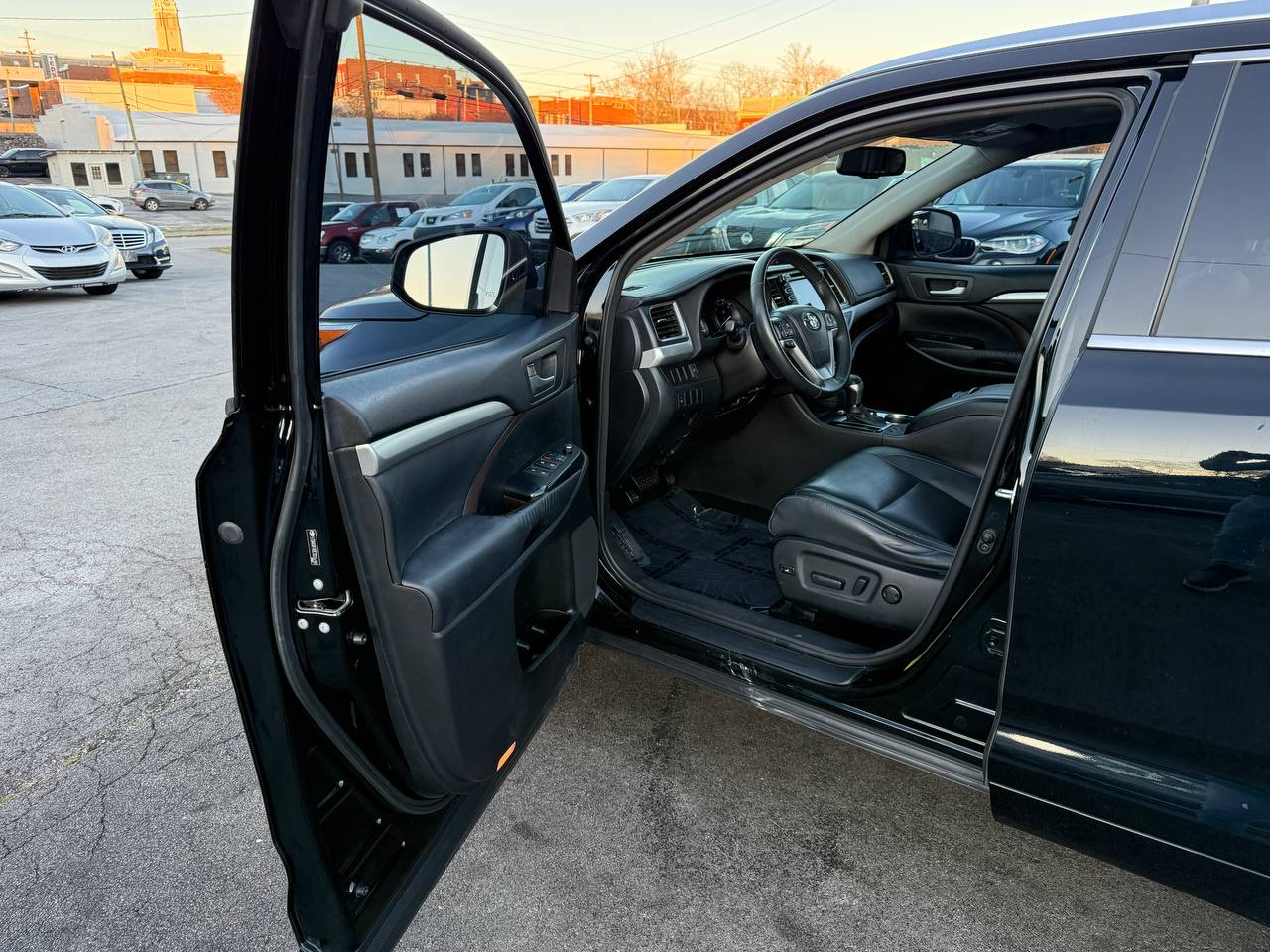 Toyota Highlander XLE FWD V6 2014