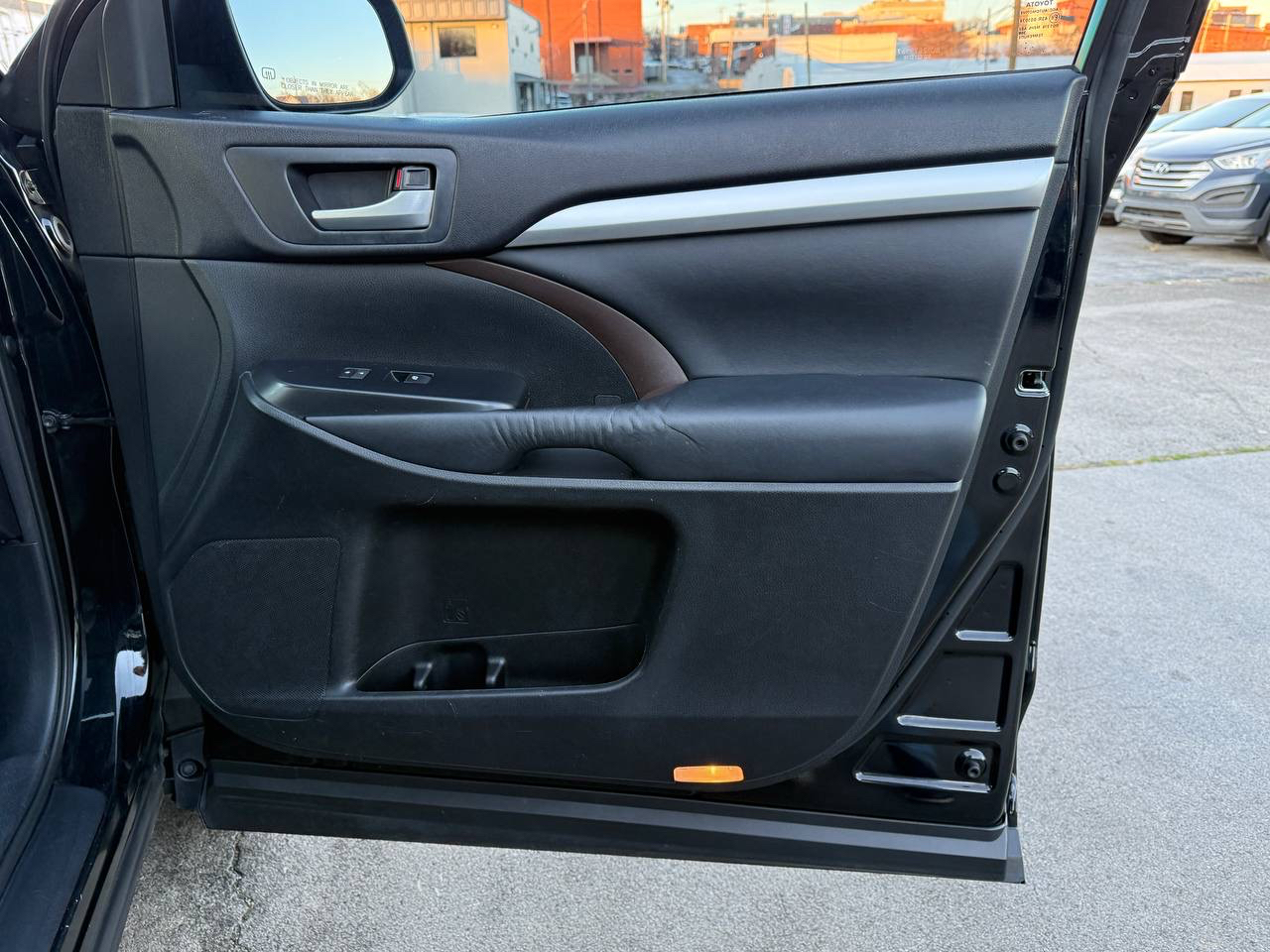 Toyota Highlander XLE FWD V6 2014