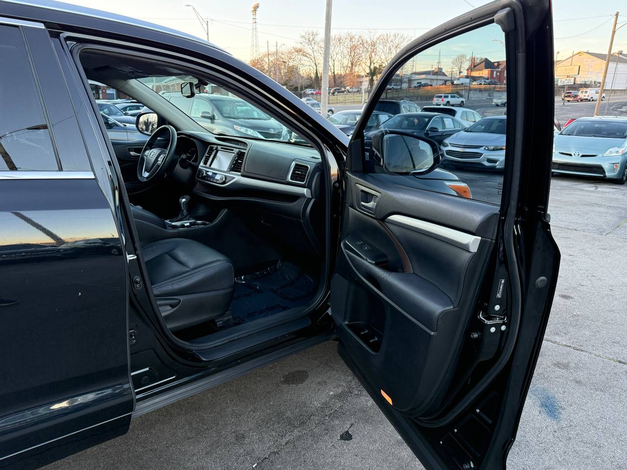 Toyota Highlander XLE FWD V6 2014