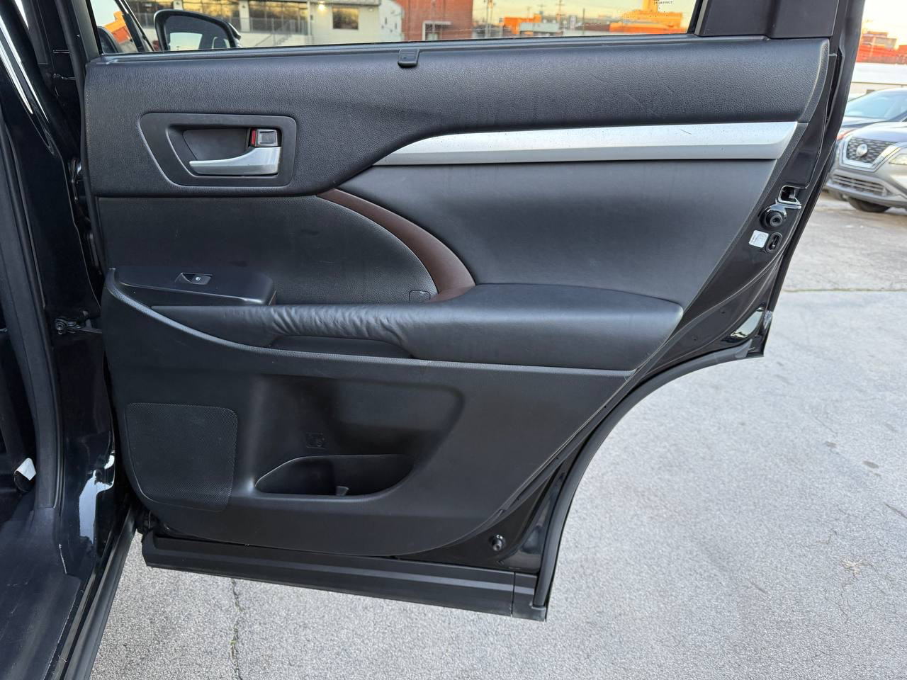 Toyota Highlander XLE FWD V6 2014