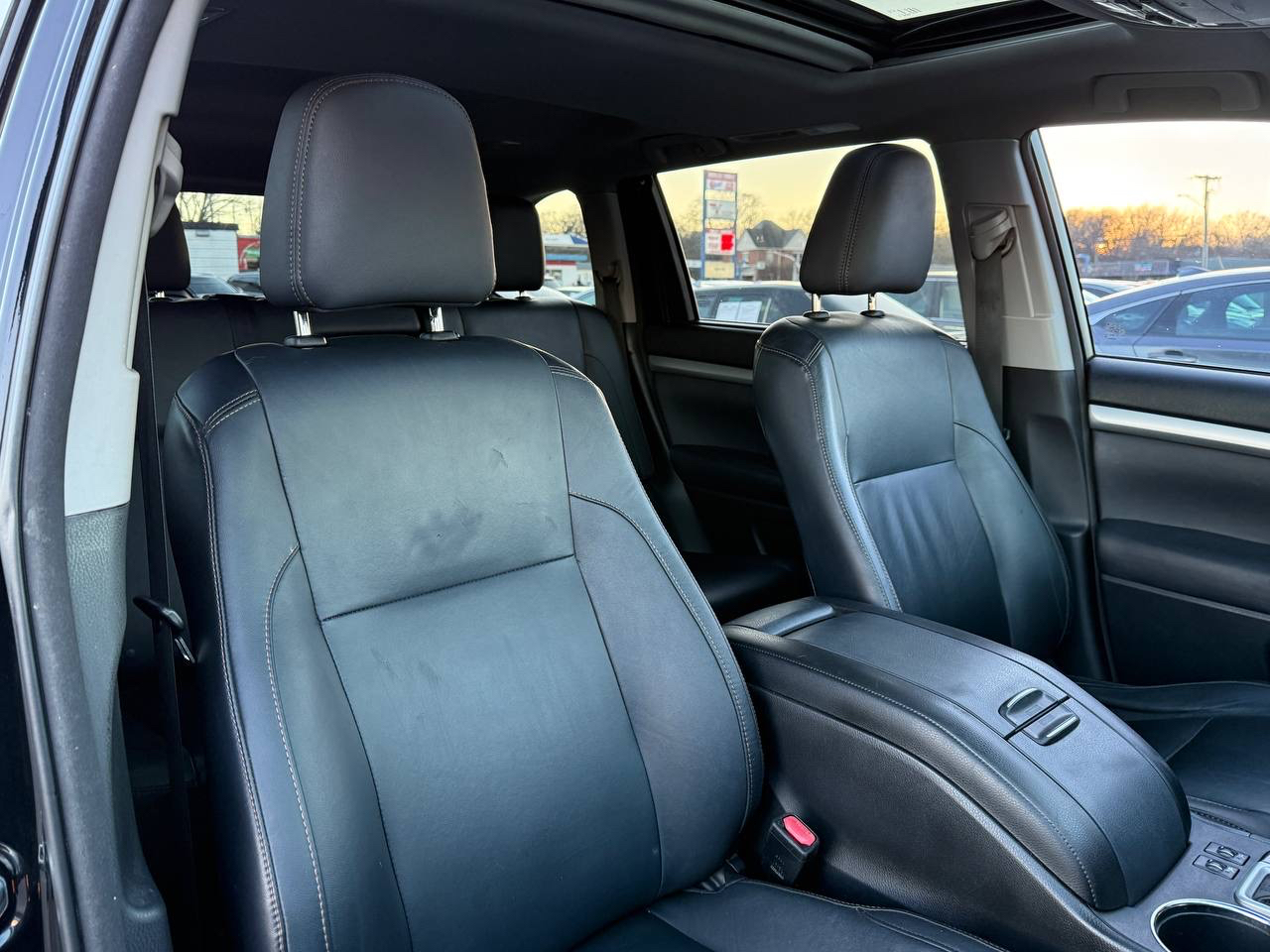 Toyota Highlander XLE FWD V6 2014