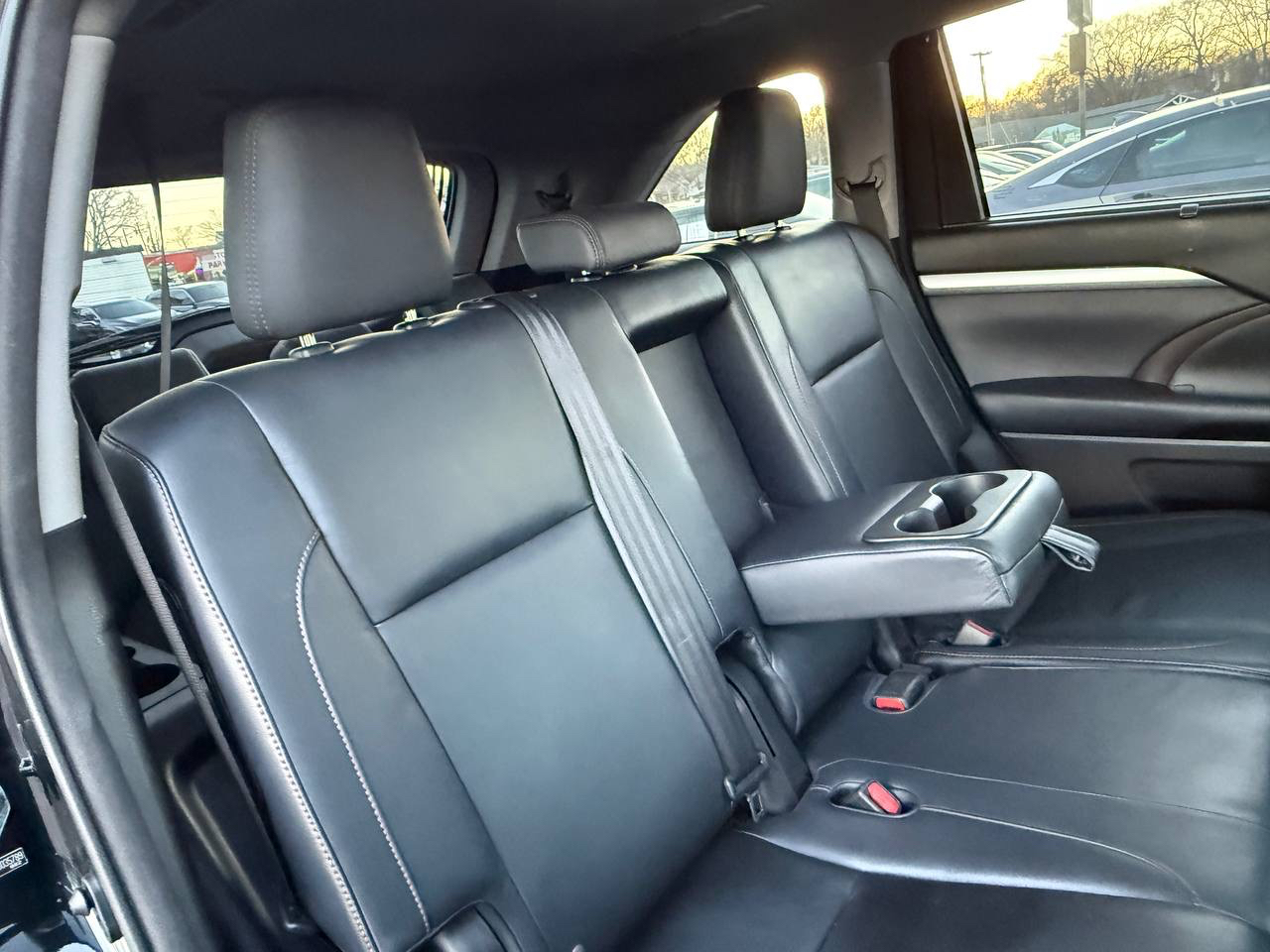 Toyota Highlander XLE FWD V6 2014