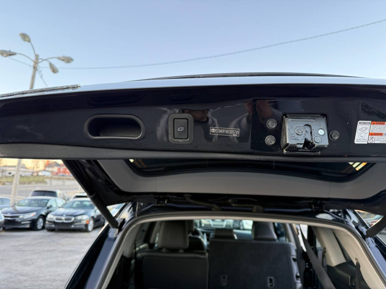 Toyota Highlander XLE FWD V6 2014