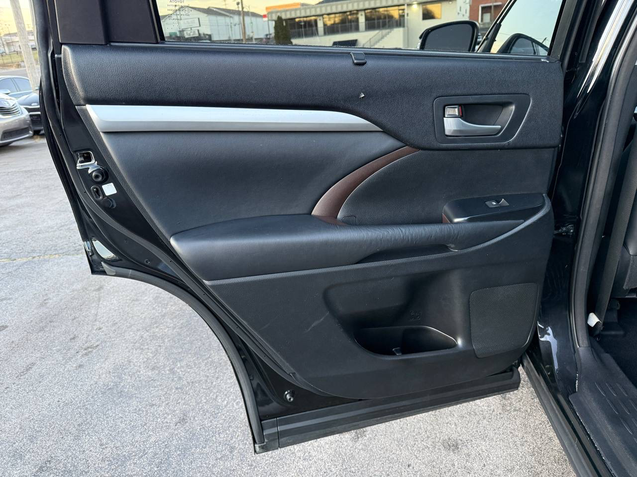 Toyota Highlander XLE FWD V6 2014