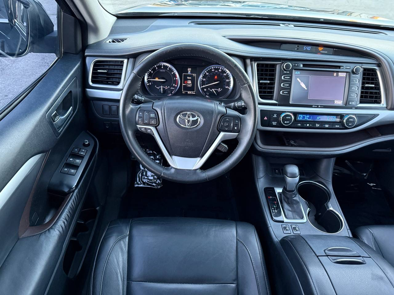 Toyota Highlander XLE FWD V6 2014