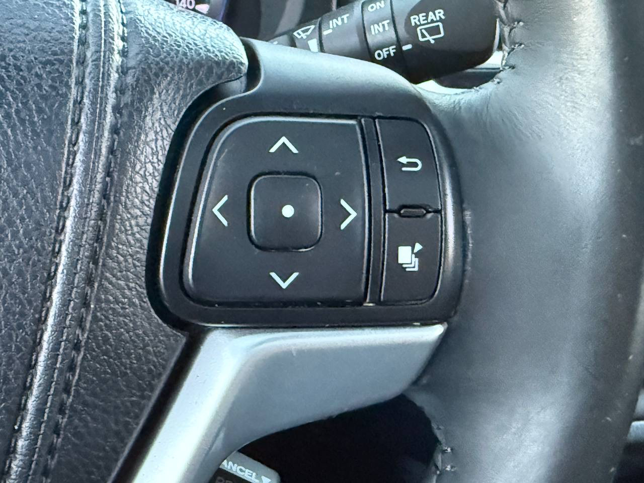 Toyota Highlander XLE FWD V6 2014