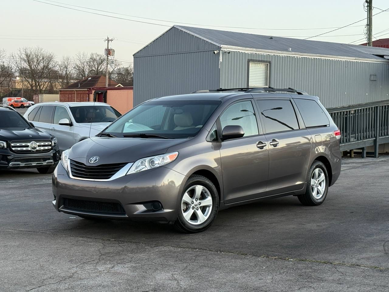 Toyota Sienna XLE FWD 8-Passenger V6 2014