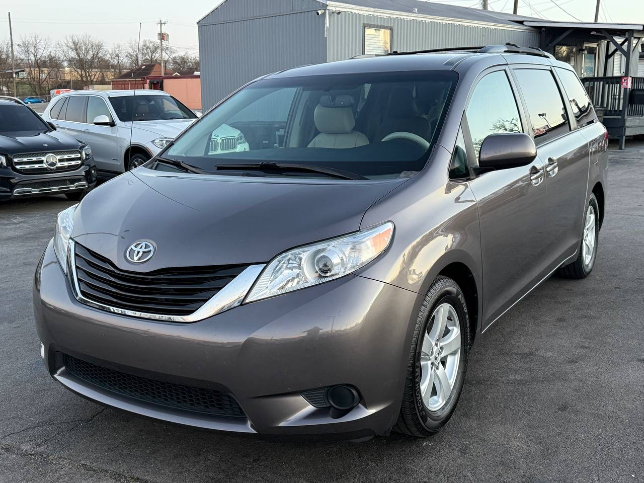 Toyota Sienna XLE FWD 8-Passenger V6 2014