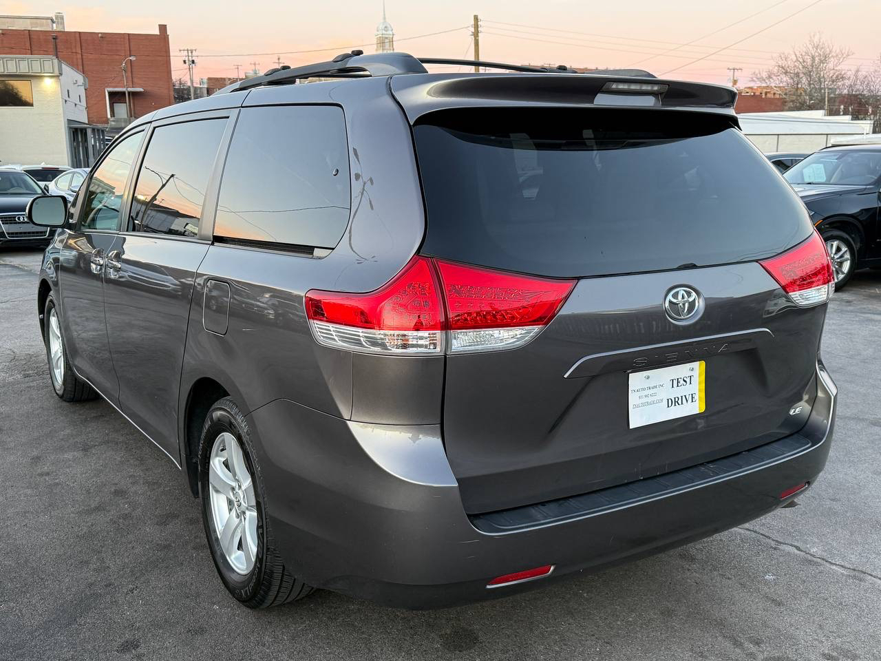 Toyota Sienna XLE FWD 8-Passenger V6 2014