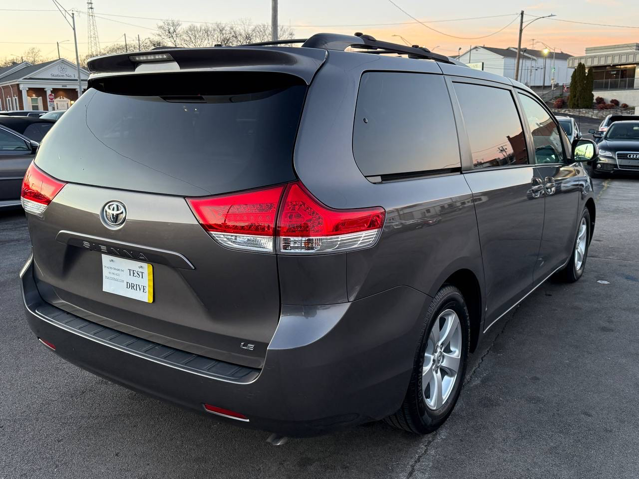 Toyota Sienna XLE FWD 8-Passenger V6 2014