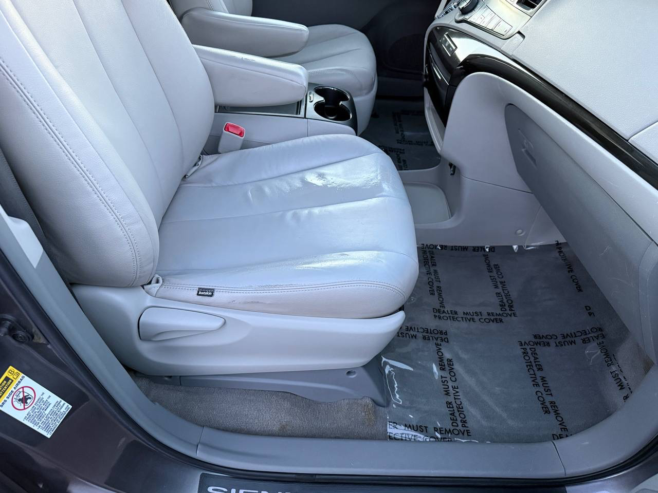 Toyota Sienna XLE FWD 8-Passenger V6 2014