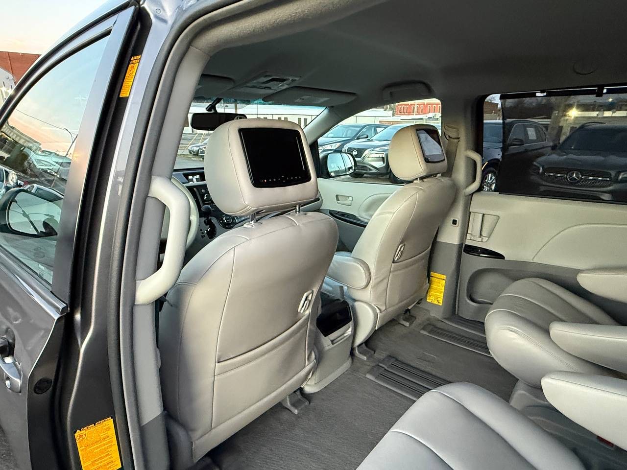 Toyota Sienna XLE FWD 8-Passenger V6 2014