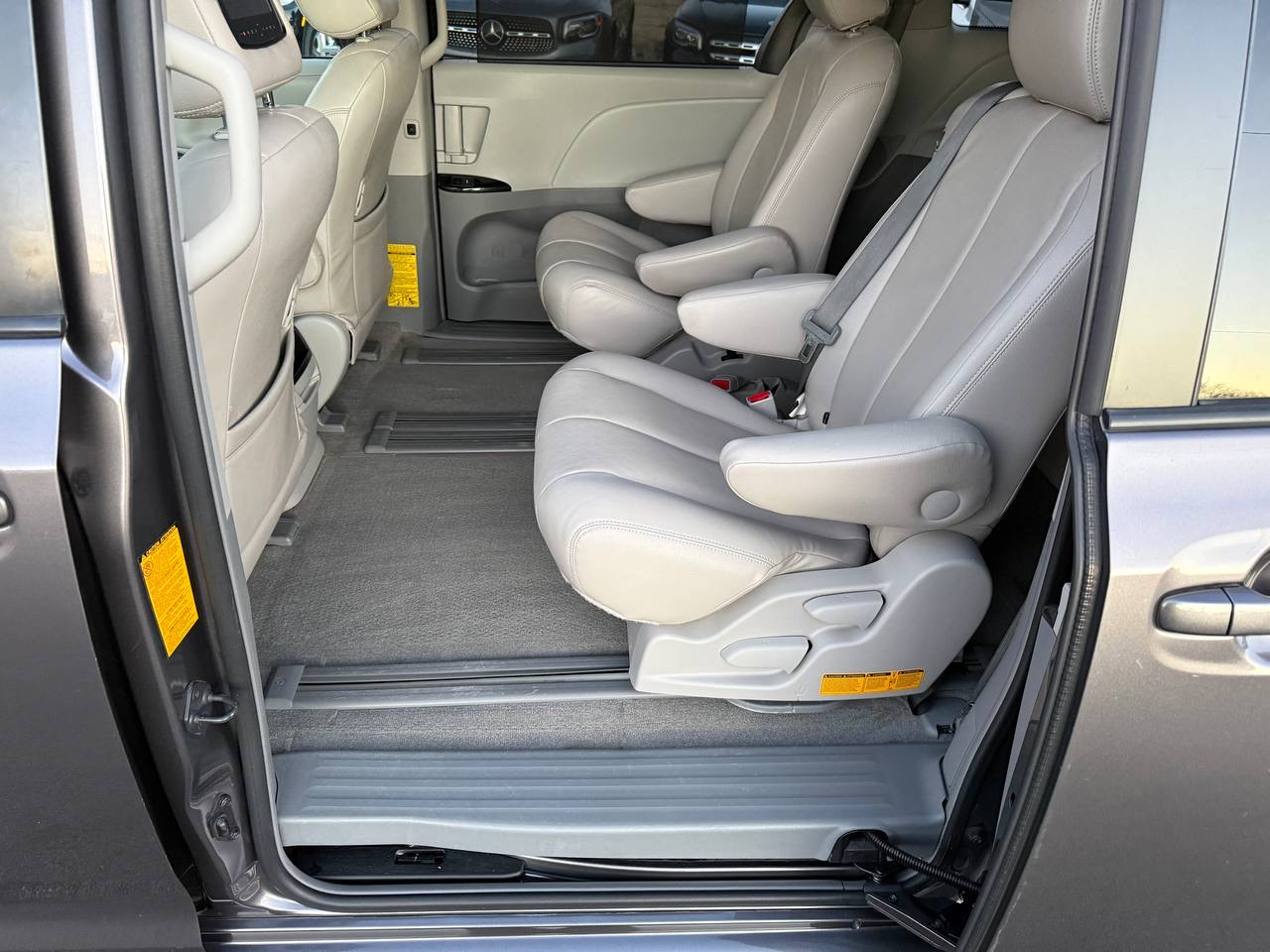 Toyota Sienna XLE FWD 8-Passenger V6 2014