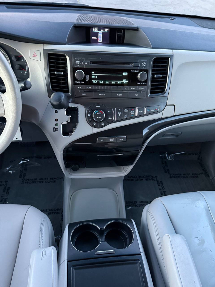 Toyota Sienna XLE FWD 8-Passenger V6 2014