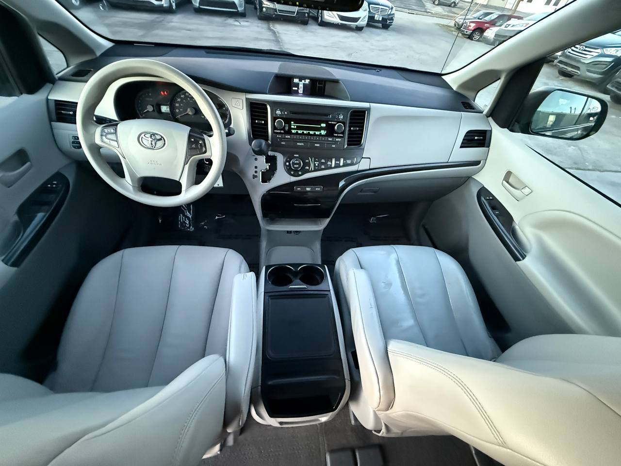 Toyota Sienna XLE FWD 8-Passenger V6 2014