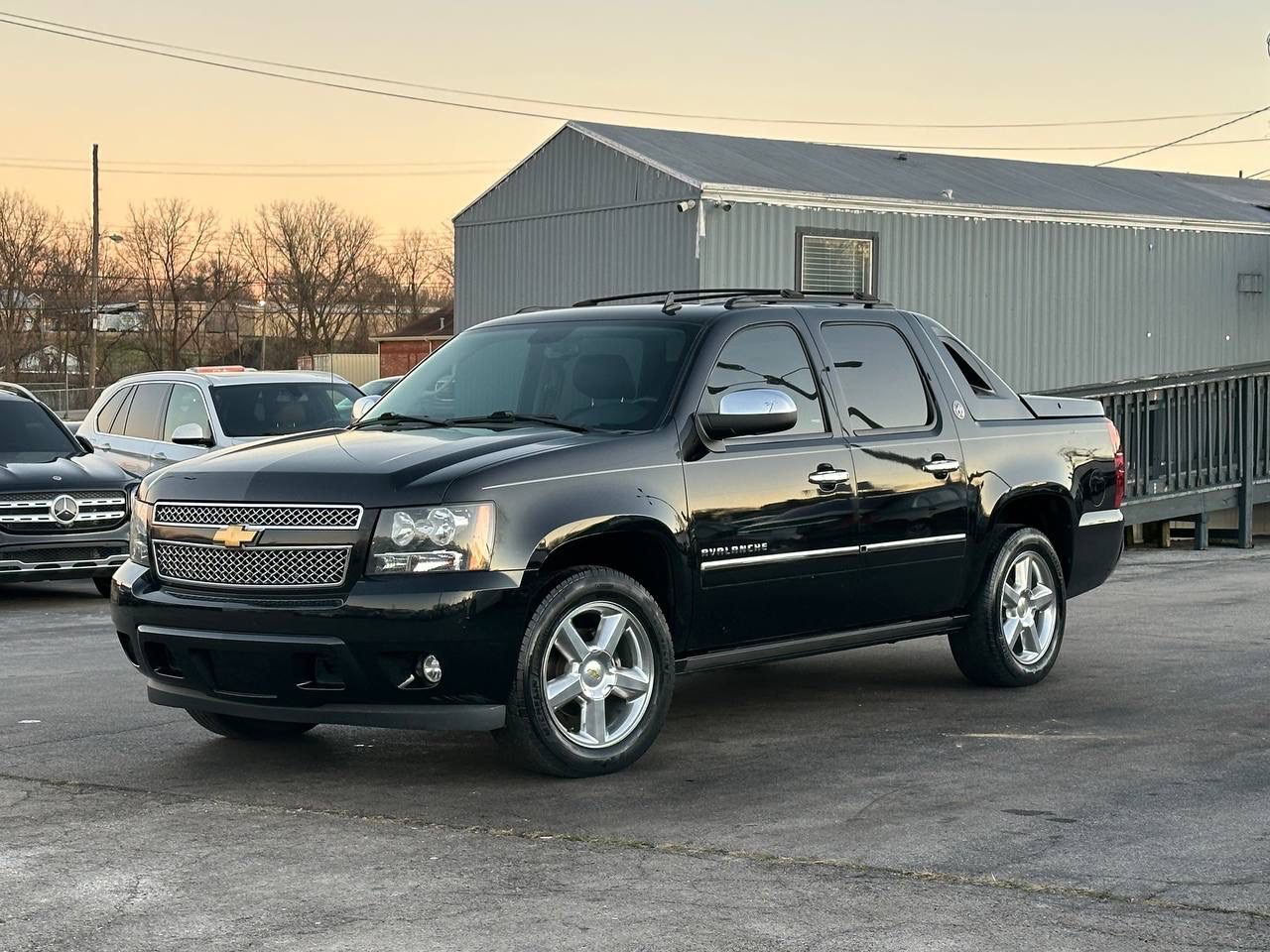 2013 Chevrolet Avalanche LTZ Black Diamond Edition RWD