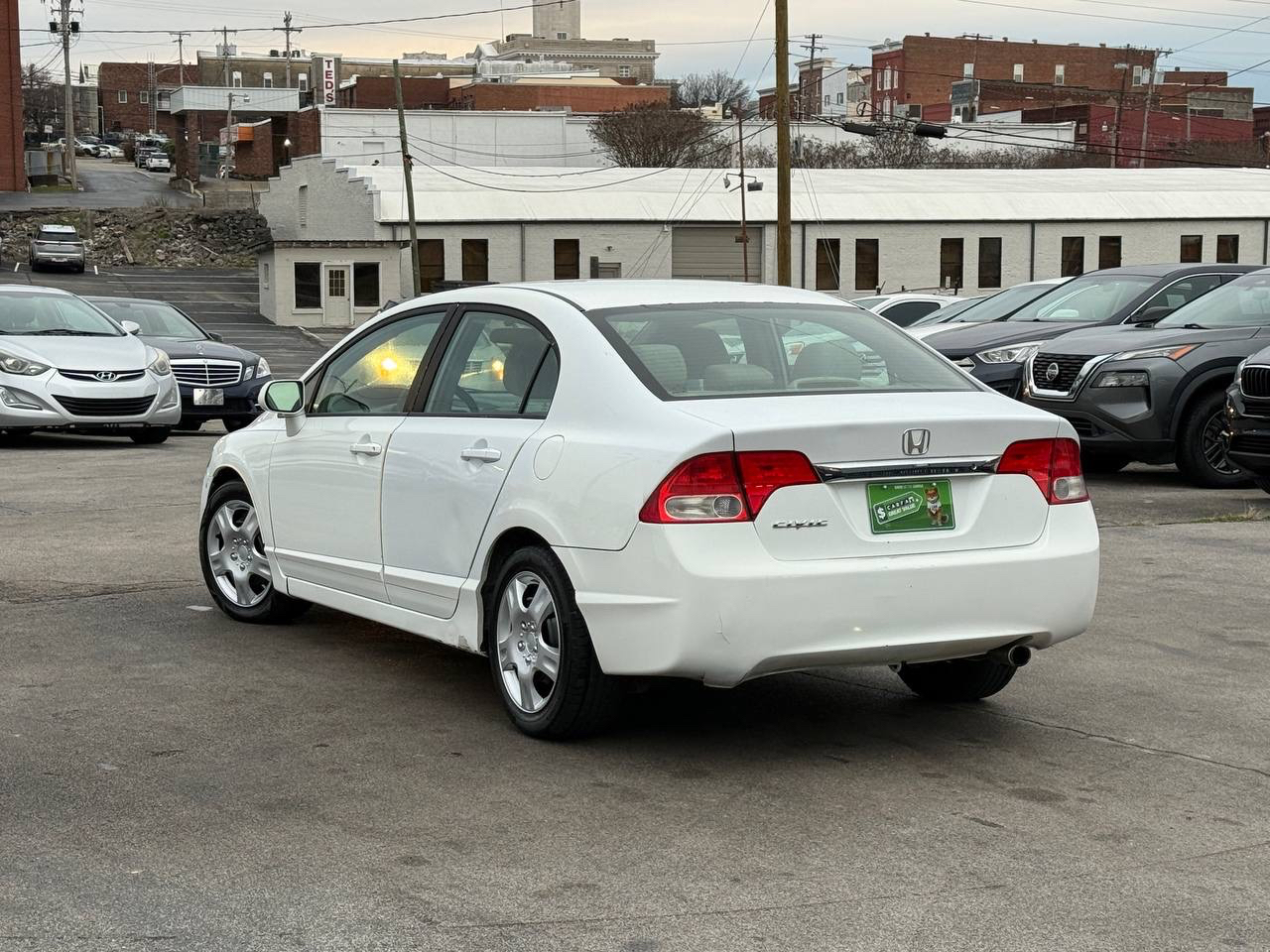Honda Civic LX Sedan 5-Speed AT 2011