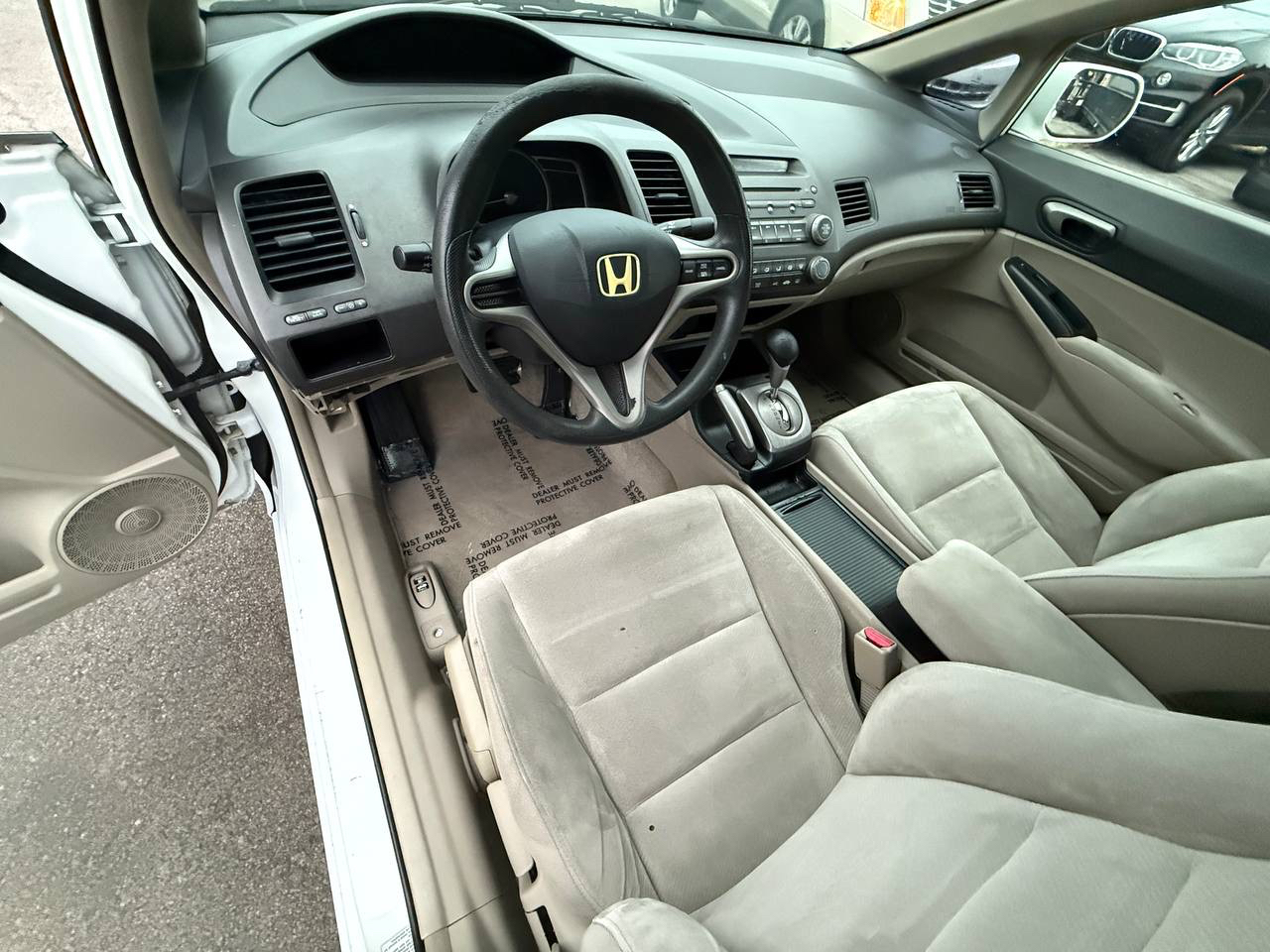 Honda Civic LX Sedan 5-Speed AT 2011
