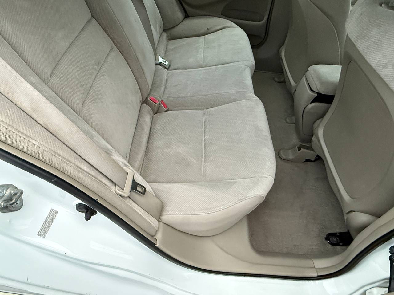 Honda Civic LX Sedan 5-Speed AT 2011