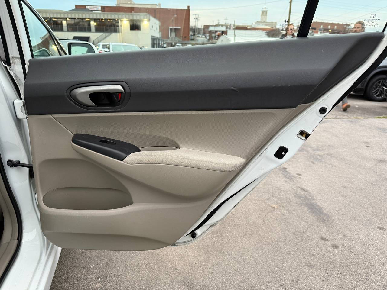 Honda Civic LX Sedan 5-Speed AT 2011