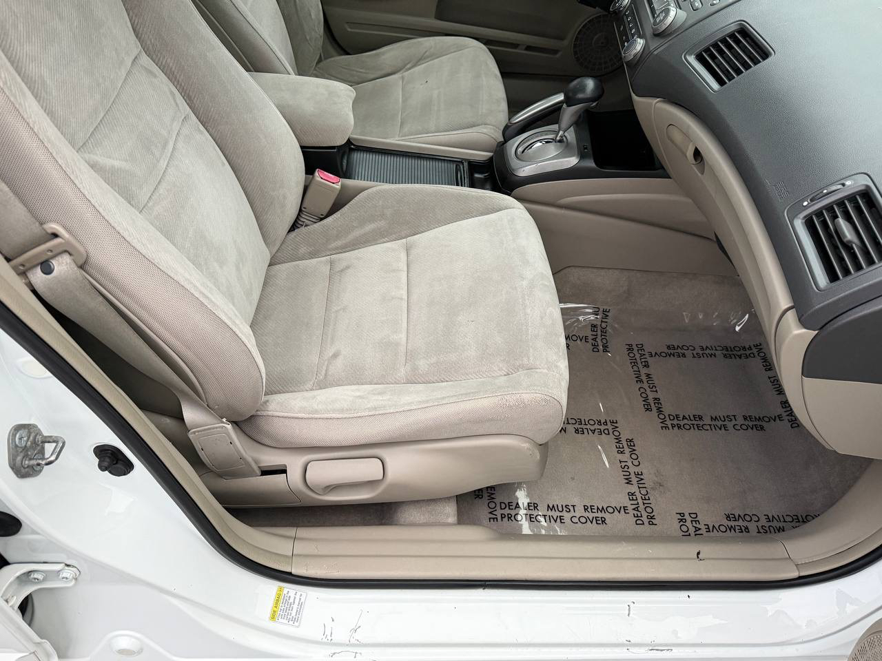 Honda Civic LX Sedan 5-Speed AT 2011