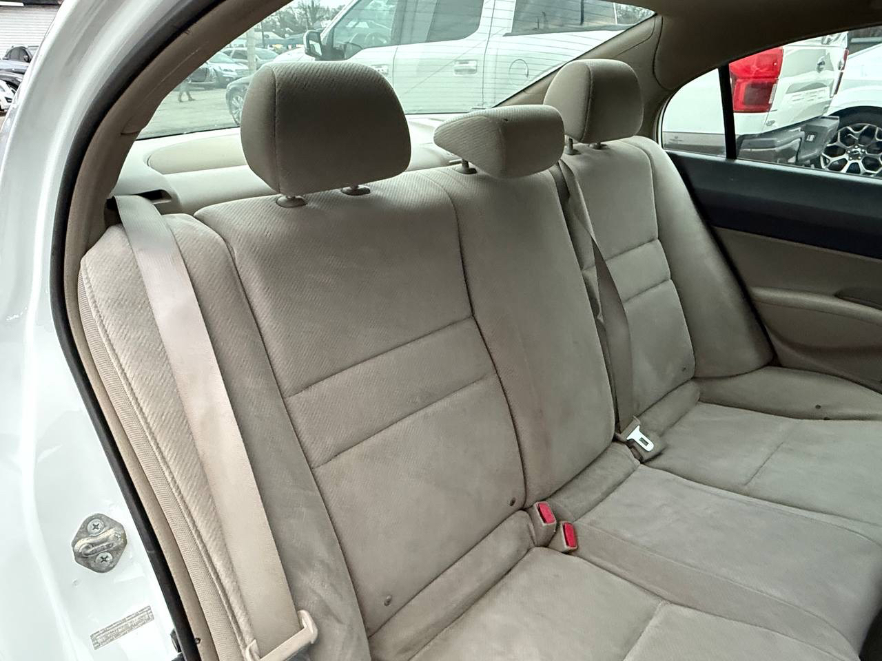 Honda Civic LX Sedan 5-Speed AT 2011