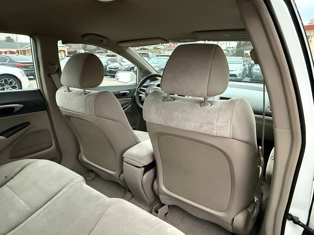 Honda Civic LX Sedan 5-Speed AT 2011