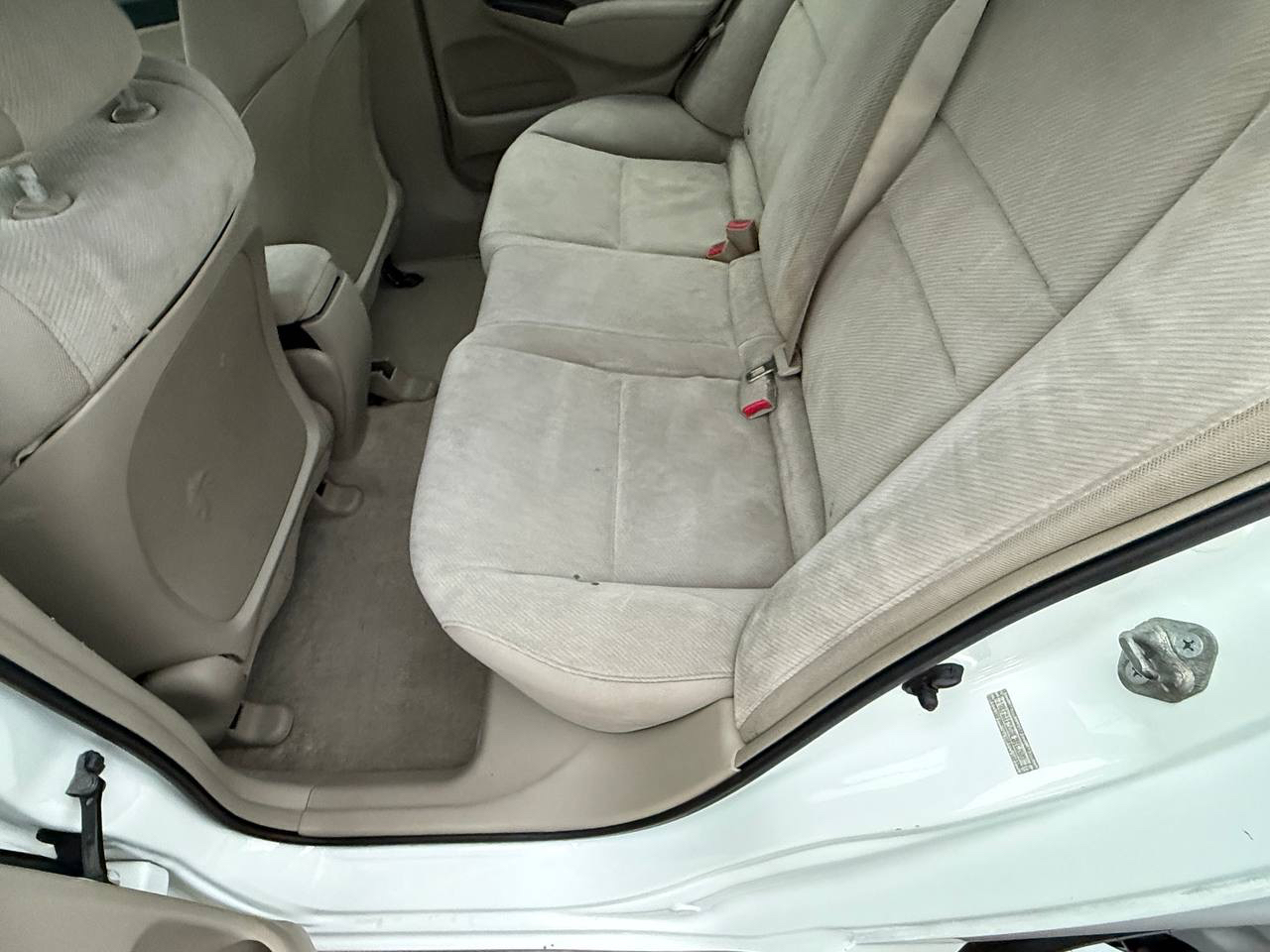 Honda Civic LX Sedan 5-Speed AT 2011