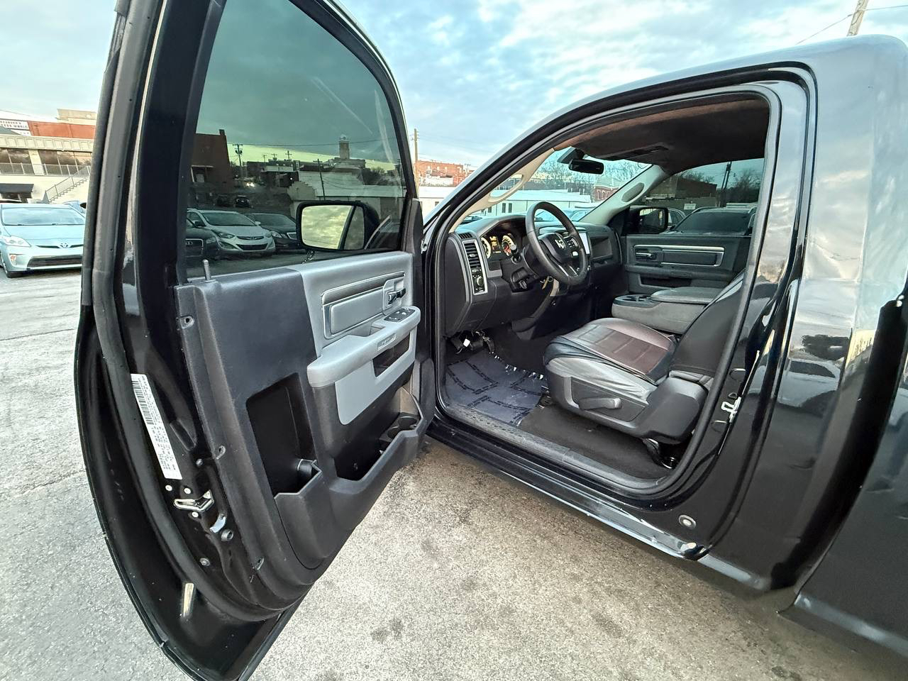 RAM 1500 Tradesman Regular Cab SWB 2WD 2017