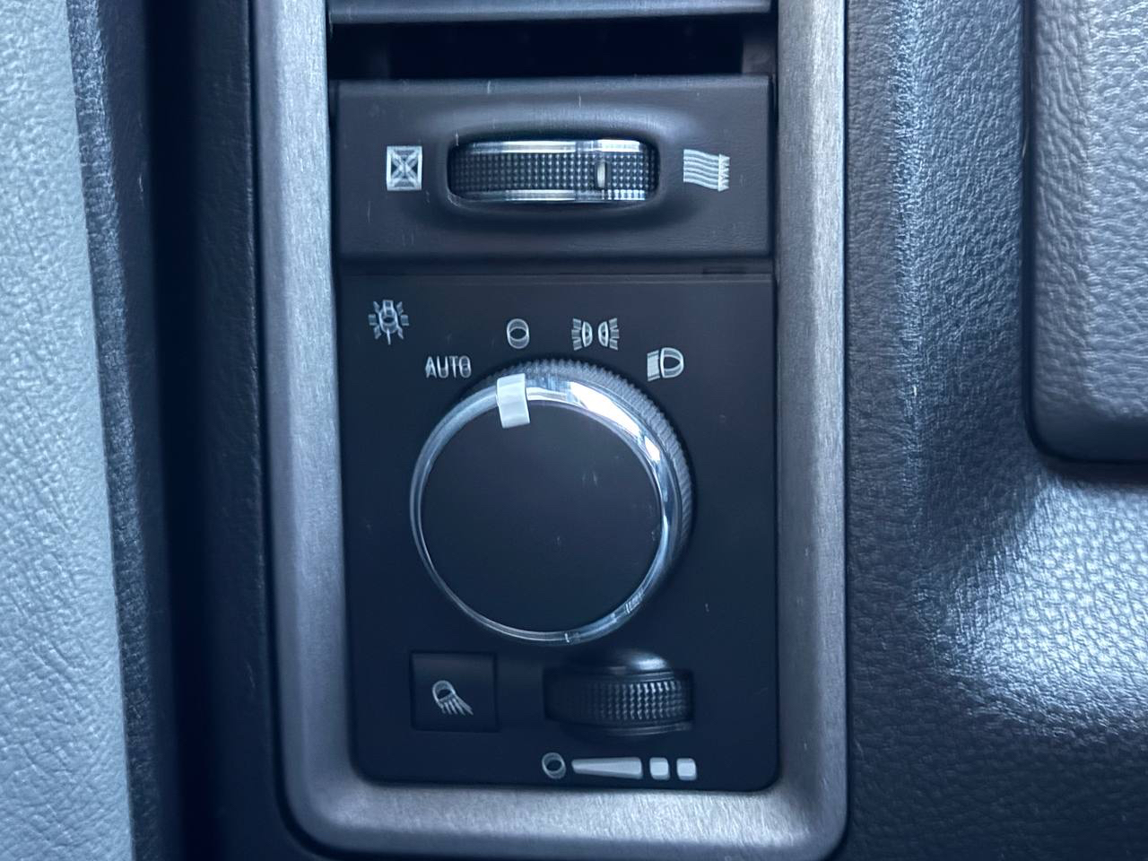 RAM 1500 Tradesman Regular Cab SWB 2WD 2017