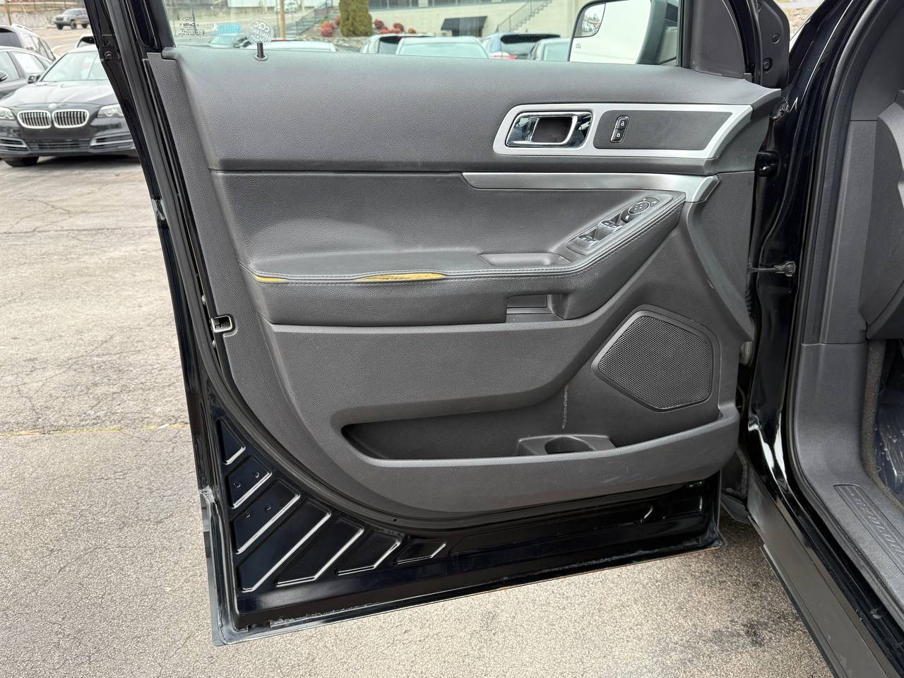 Ford Explorer XLT FWD 2011