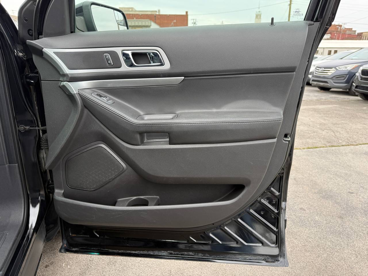 Ford Explorer XLT FWD 2011