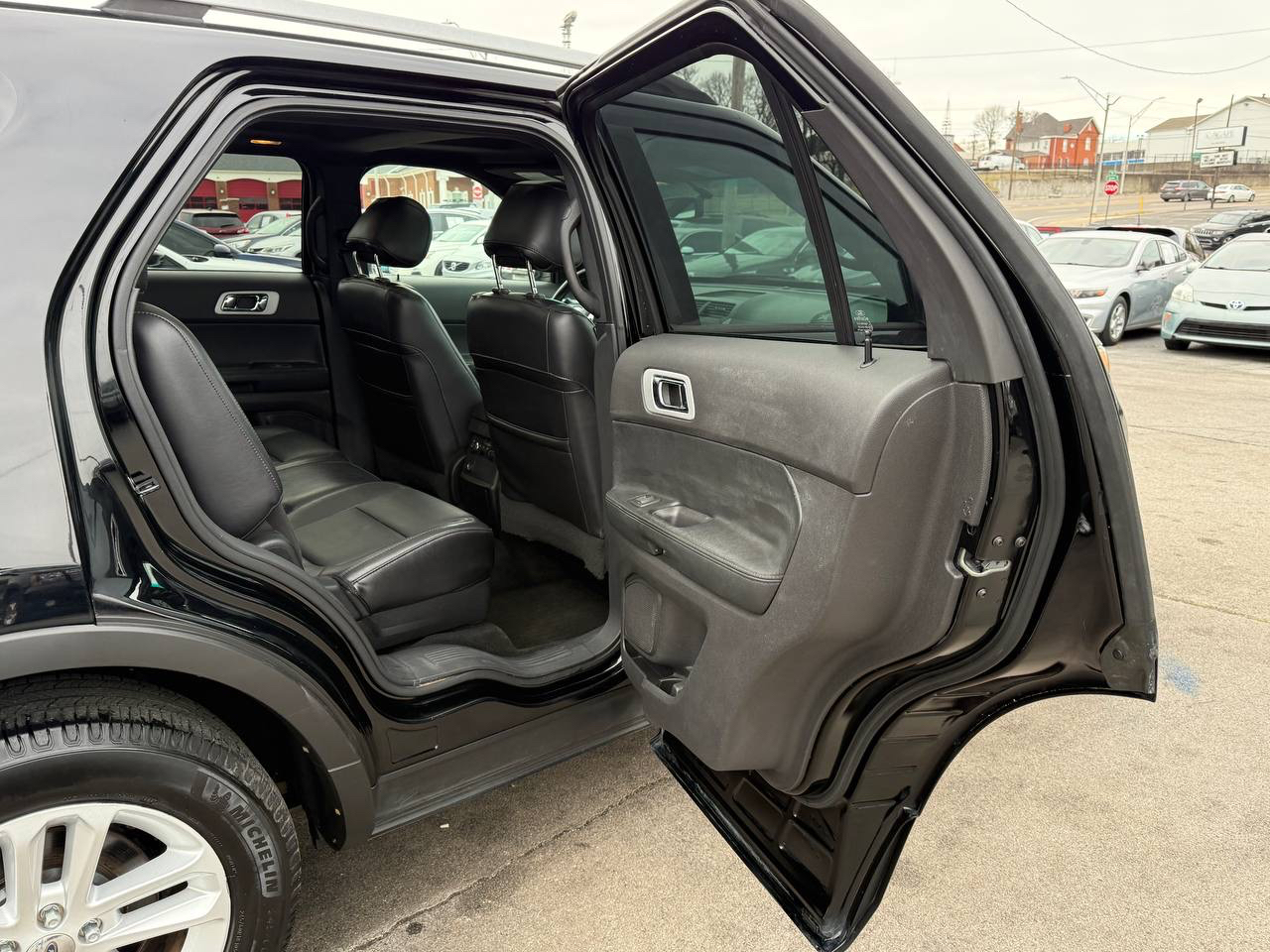 Ford Explorer XLT FWD 2011