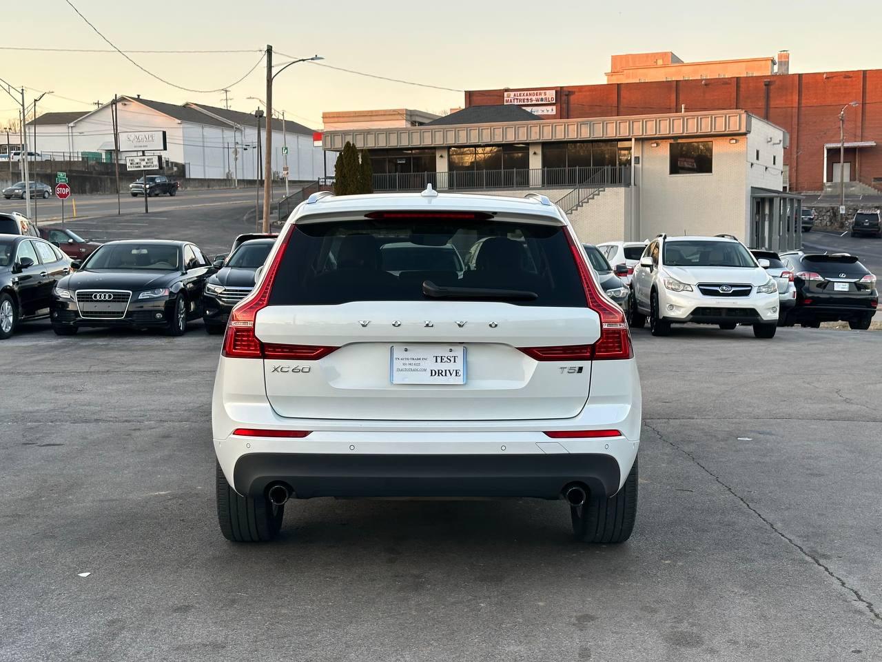 Volvo XC60 T5 Momentum AWD 2018