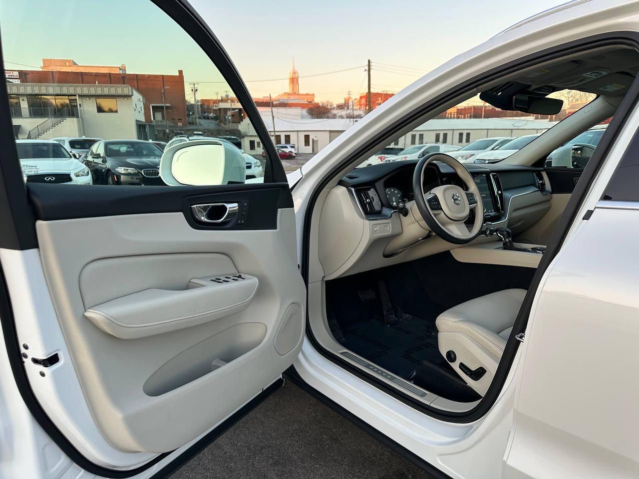 Volvo XC60 T5 Momentum AWD 2018