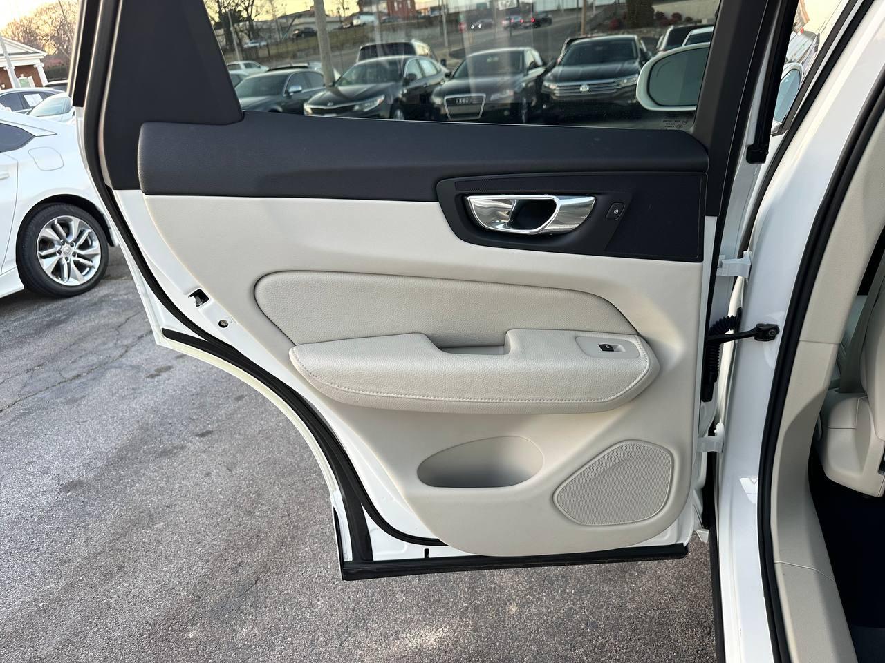 Volvo XC60 T5 Momentum AWD 2018