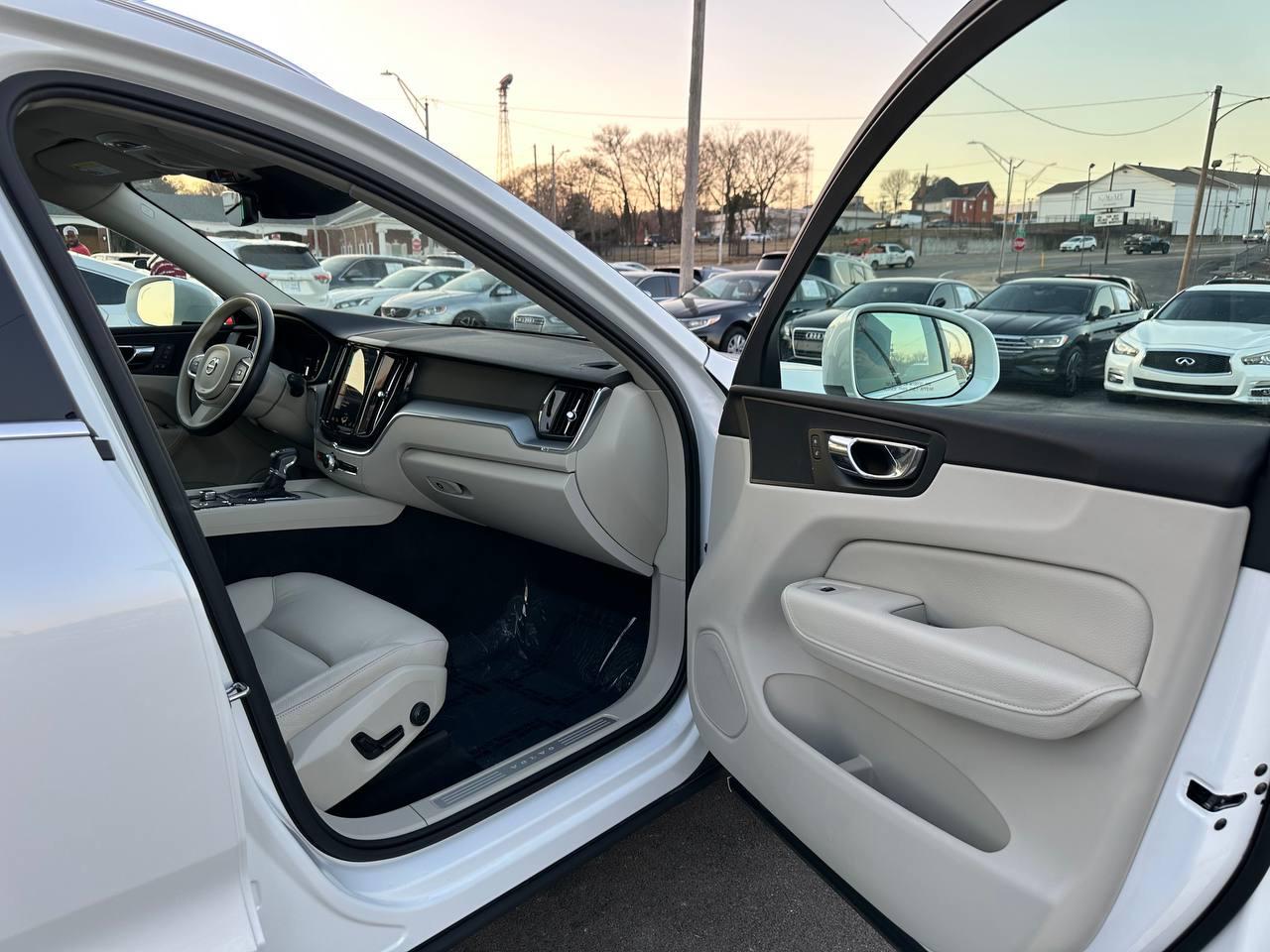 Volvo XC60 T5 Momentum AWD 2018