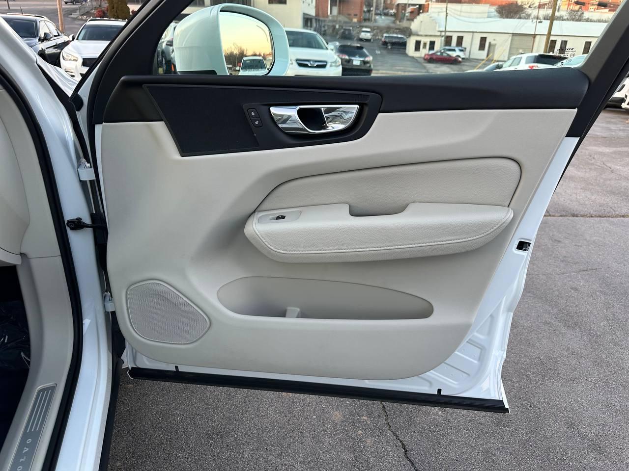 Volvo XC60 T5 Momentum AWD 2018