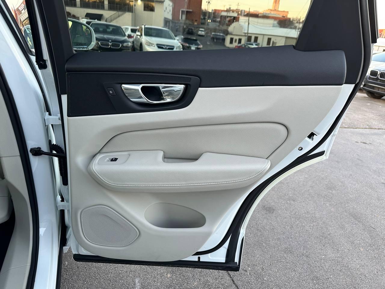 Volvo XC60 T5 Momentum AWD 2018