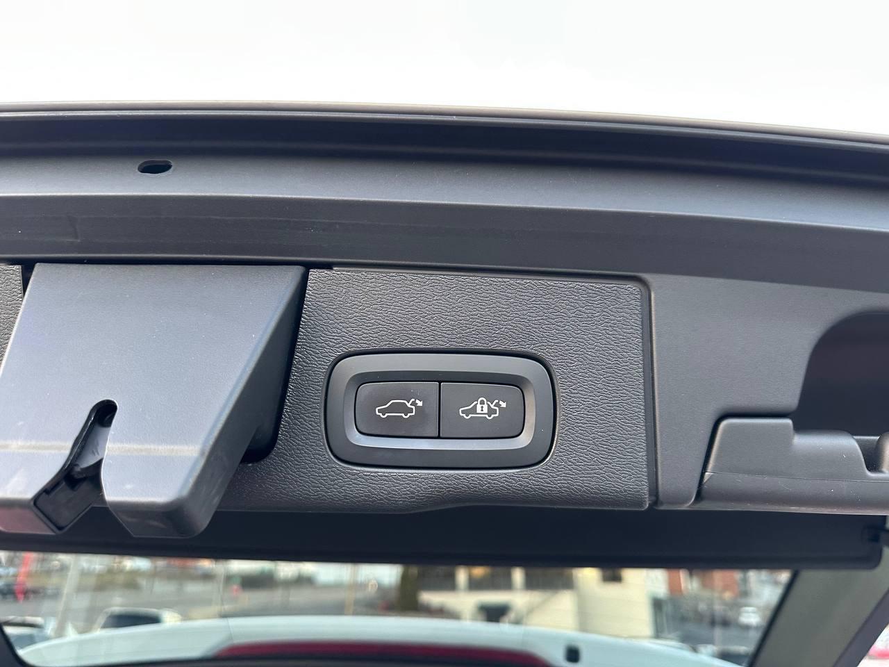 Volvo XC60 T5 Momentum AWD 2018