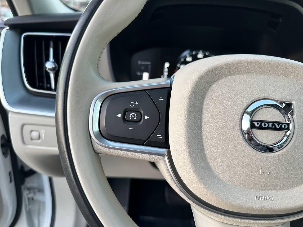 Volvo XC60 T5 Momentum AWD 2018