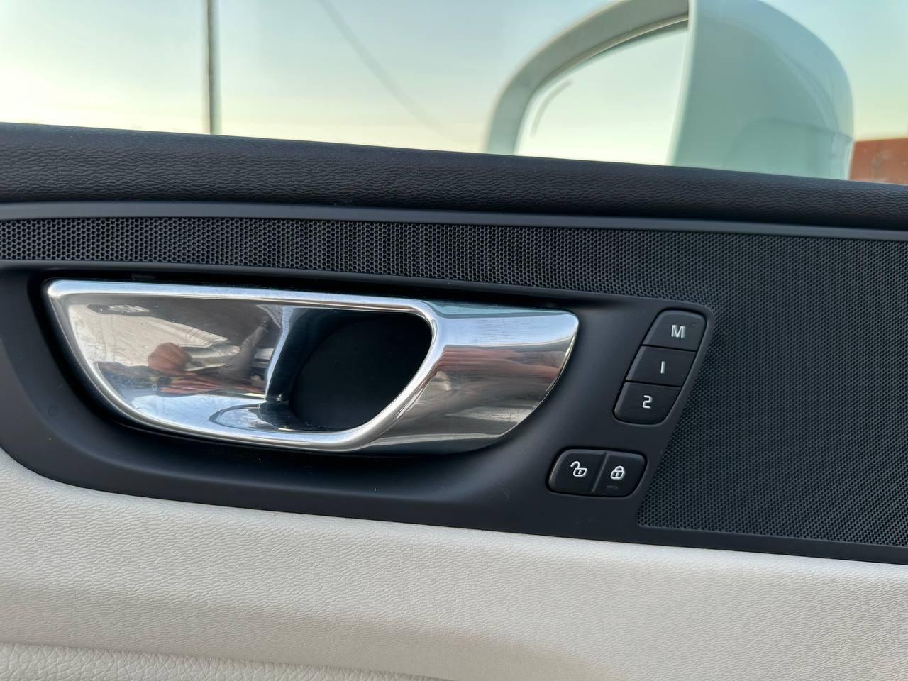 Volvo XC60 T5 Momentum AWD 2018