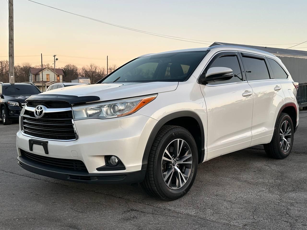 Toyota Highlander XLE FWD V6 2016