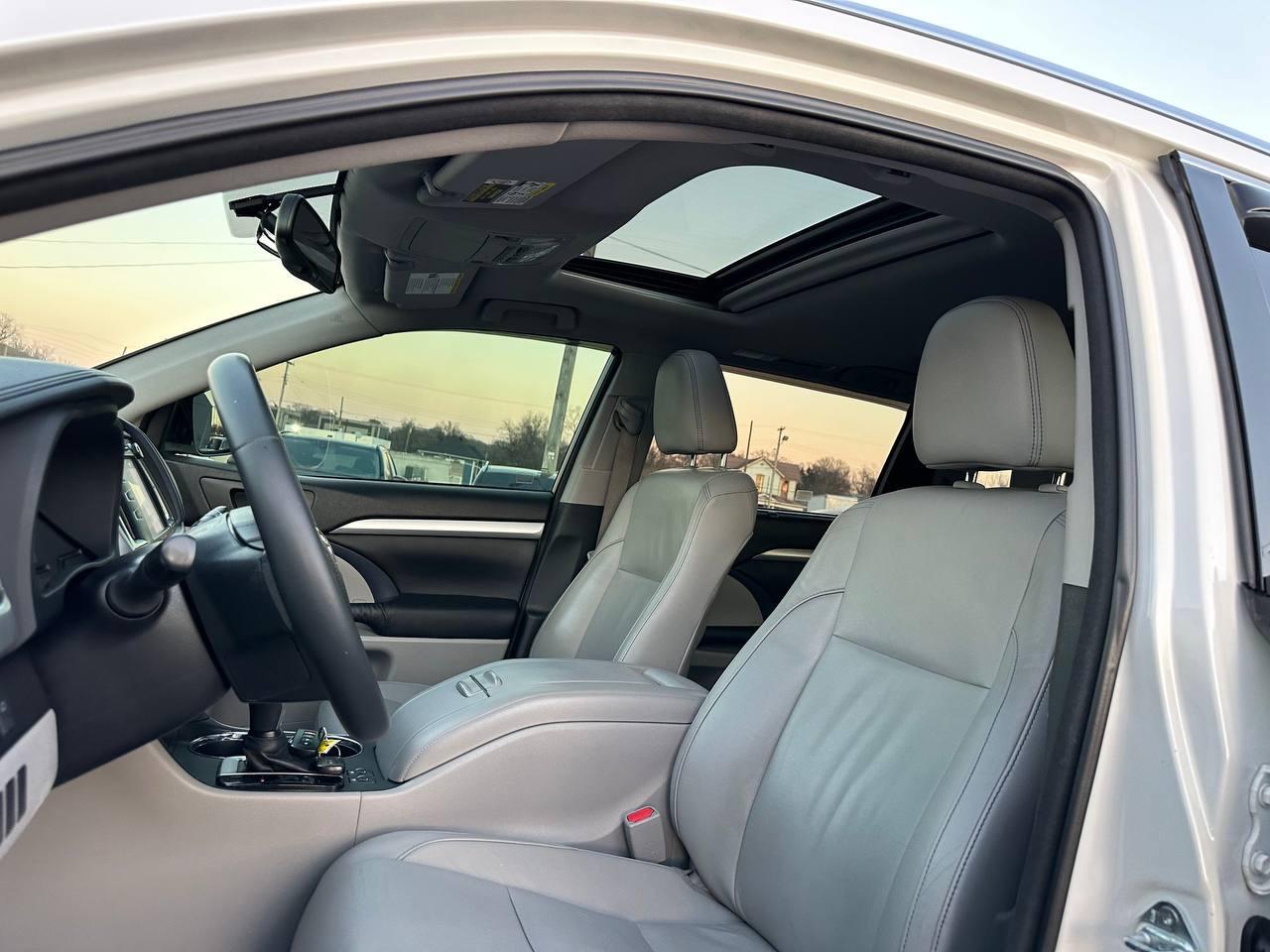 Toyota Highlander XLE FWD V6 2016